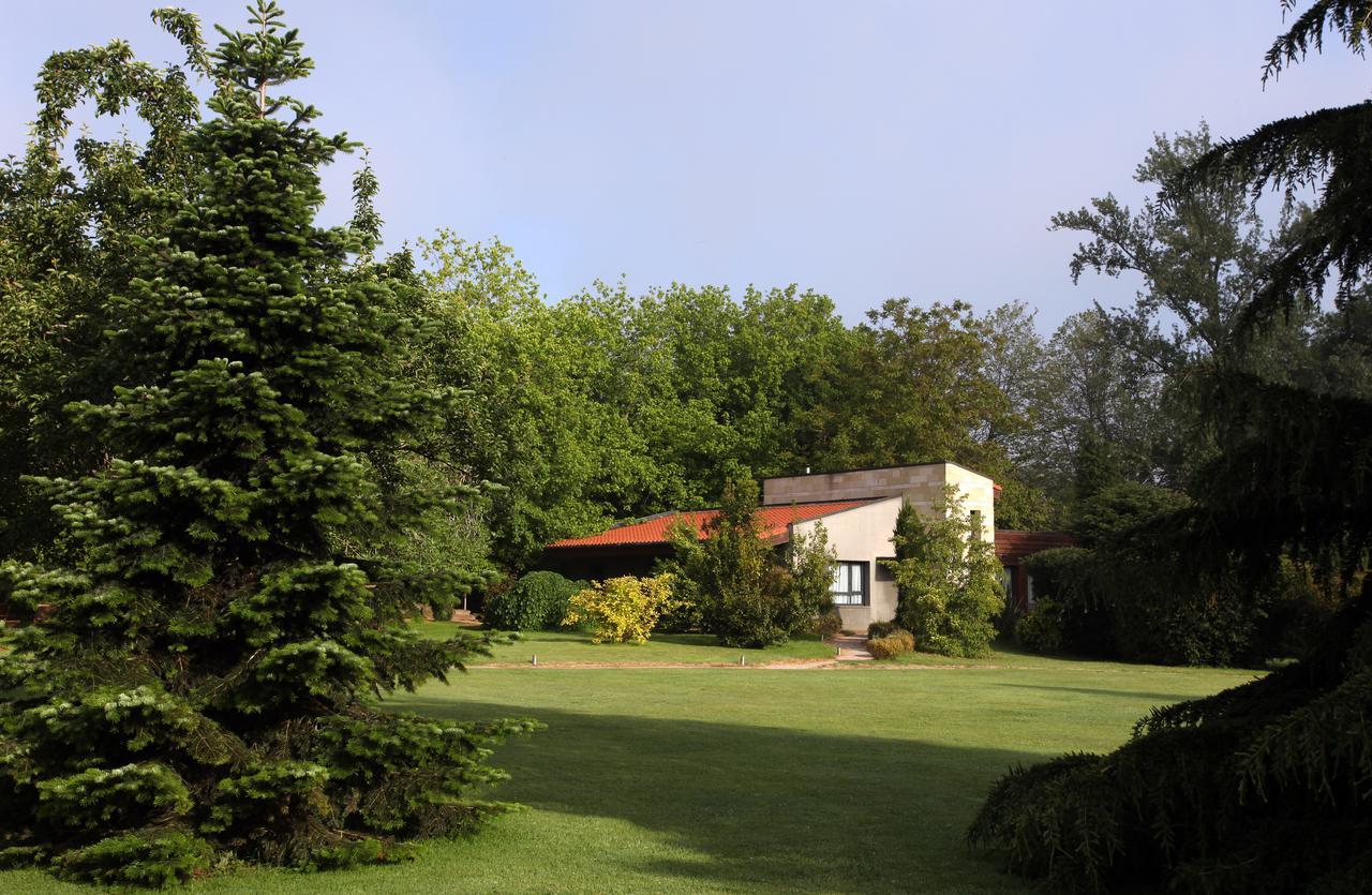 Jardin De Carrejo Hotel Cabezon De La Sal Exterior photo