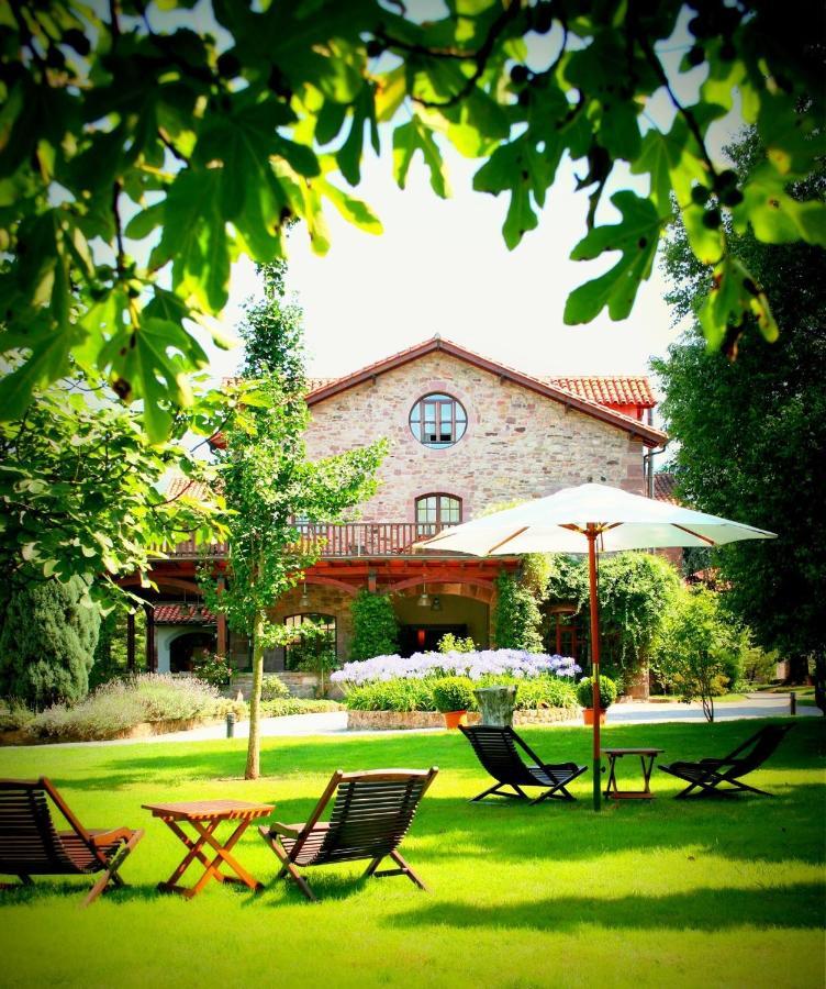 Jardin De Carrejo Hotel Cabezon De La Sal Exterior photo